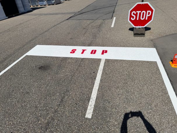 Stop Markierung für LKWs